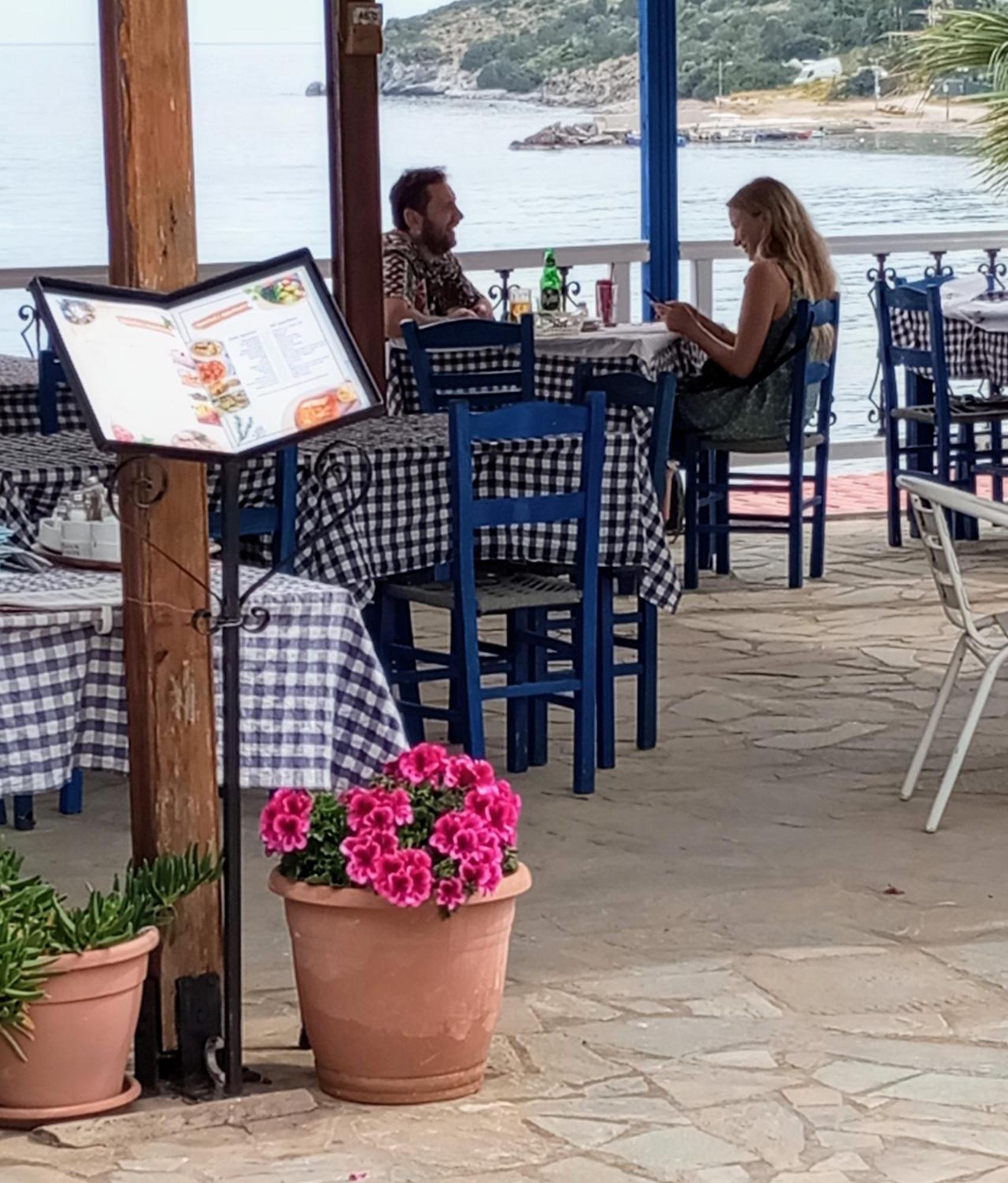 Svetlana & Michalis Oasis Hotel Agia Marina  エクステリア 写真