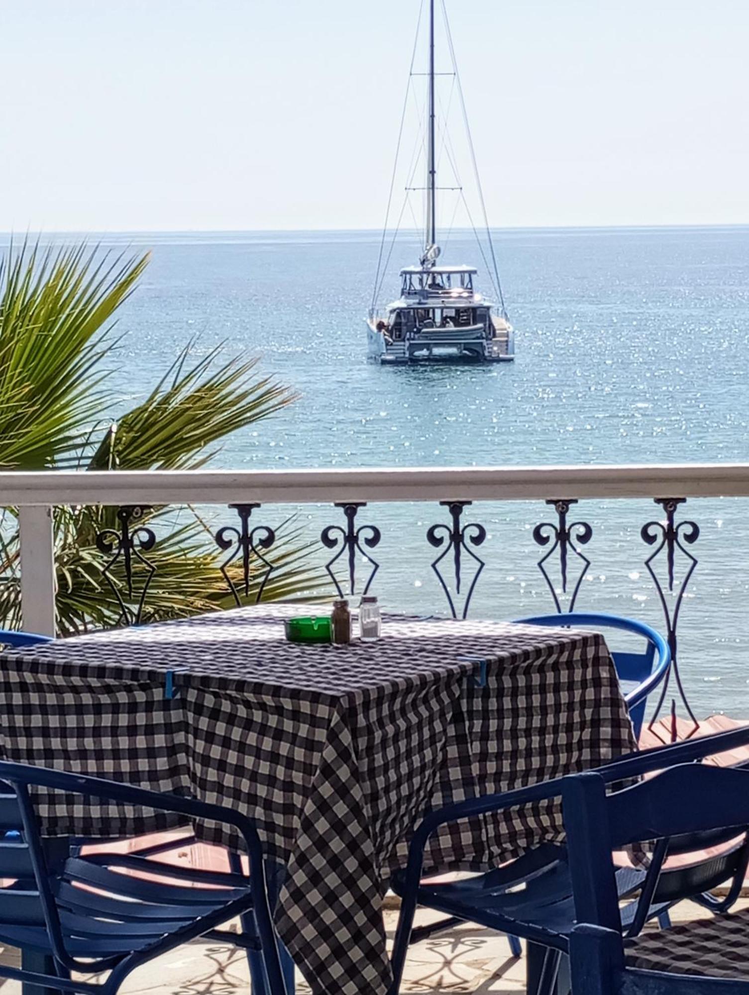 Svetlana & Michalis Oasis Hotel Agia Marina  エクステリア 写真